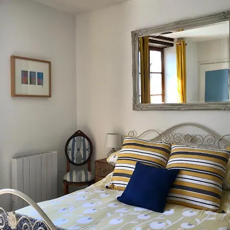 Apartment Chez Claire, Peaceful In-town Location *